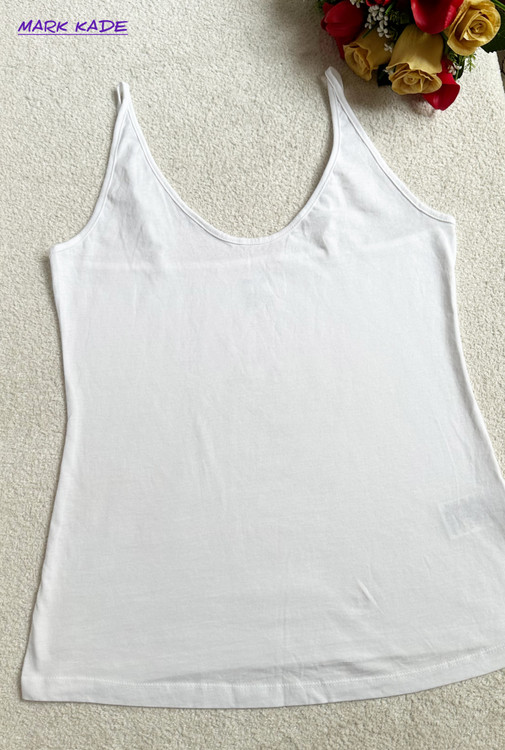 تاپ زنانه نخی اورجینال اسمارا آلمان یقه گرد با بند قابل تنظیم – رنگ سفید