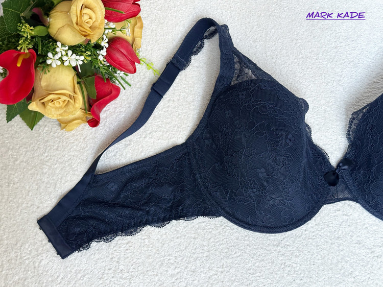 سوتین زنانه اورجینال اسمارا آلمان فنردار با لایه نازک ابری گیپوری سایز 85D – رنگ سورمه ای