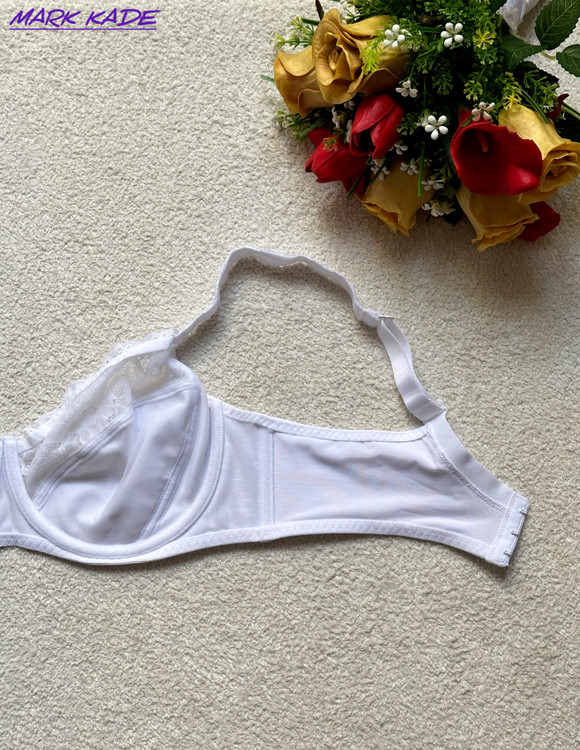 سوتین زنانه مینی مایزر اسمارا فنردار لیفت کننده و کوچک کننده سینه در رنگ سفید