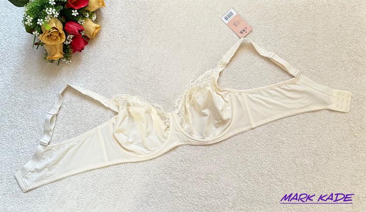 سوتین زنانه مینی مایزر اسمارا فنردار لیفت کننده و کوچک کننده سینه در رنگ کرم