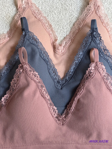 نیمتنه زنانه نخی اسمارا آلمان با پد متحرک و بند قابل تنظیم، پارچه نرم و تنخور راحت مناسب استفاده روزمره و ورزش سبک