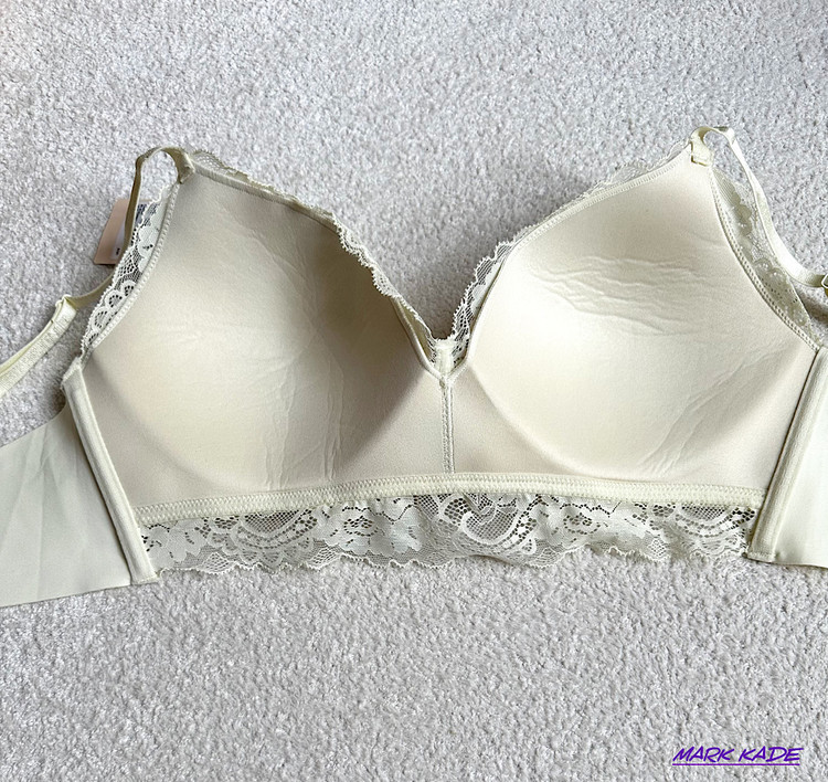 جزئیات سوتین پوشاپ مکس انگلیس | سوتین زنانه 80C | حجم دهنده و فرم دهنده_نمای داخل کاپ