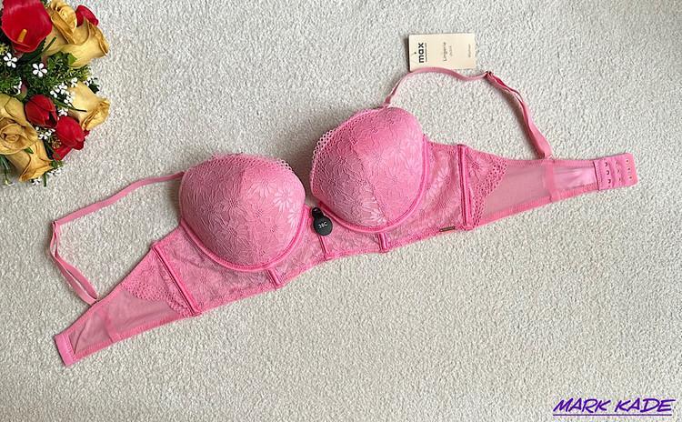 تصویر سوتین زنانه اسفنجی گیپور پوشاپ دار برند مکس، سایز 85C، با قابلیت لیفت و حجمدهی