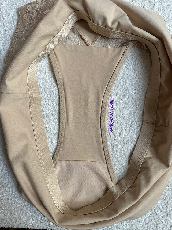 شورت زنانه نخی اسمارا آلمان با جزئیات گیپور و کمر کشی