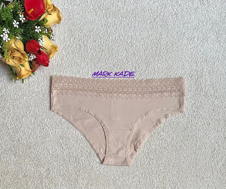 شورت زنانه نخی اسمارا آلمان با طرح کمر گیپور و پنبهای نرم