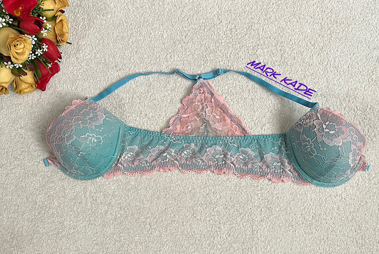 سوتین اسفنجی زنانه BODY FLERT آلمان با قزن در جلو، راحت، خوشفرم و مناسب استفاده روزمره