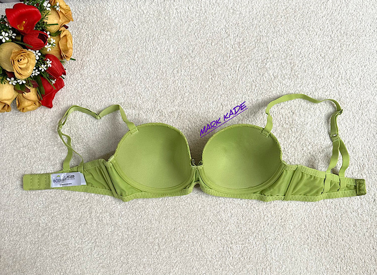 سوتین اسفنجی زنانه BODY FLERT آلمان سایز 70C، راحت، لطیف و مناسب استفاده روزمره