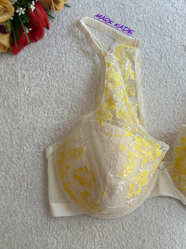سوتین زنانه گیپوری لایه نازک BODY FLIRT آلمان سایز 90C، ظریف، راحت و مناسب استفاده روزمره از فروشگاه مارک کده.