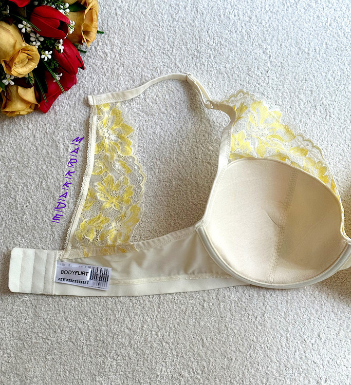 سوتین زنانه گیپوری لایه نازک BODY FLIRT آلمان سایز 90C، ظریف، راحت و مناسب استفاده روزمره از فروشگاه مارک کده.