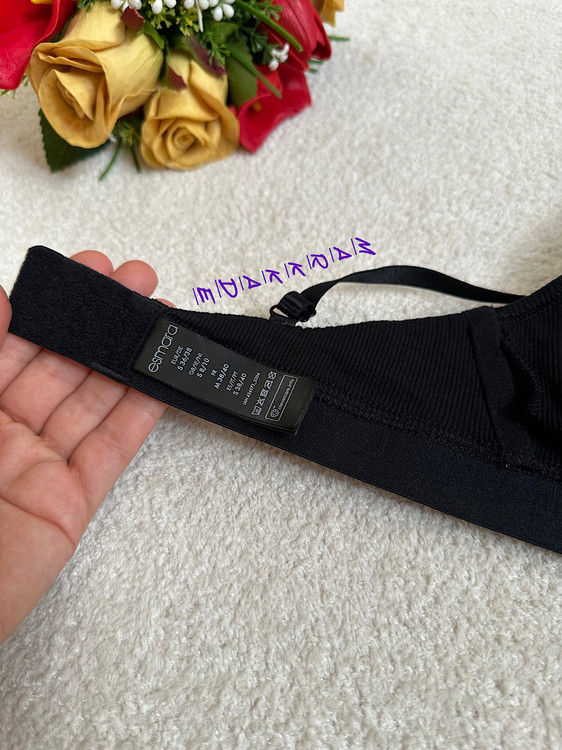 جربه کنید راحتی بینظیر با سوتین نخی کبریتی اسمارا آلمان در سایز Small. طراحی شده با پد متحرک برای تناسب دلخواه شما، این سوتین ترکیبی عالی از جنس مرغوب، کیفیت آلمانی و استایل روزمره را ارائه میدهد.