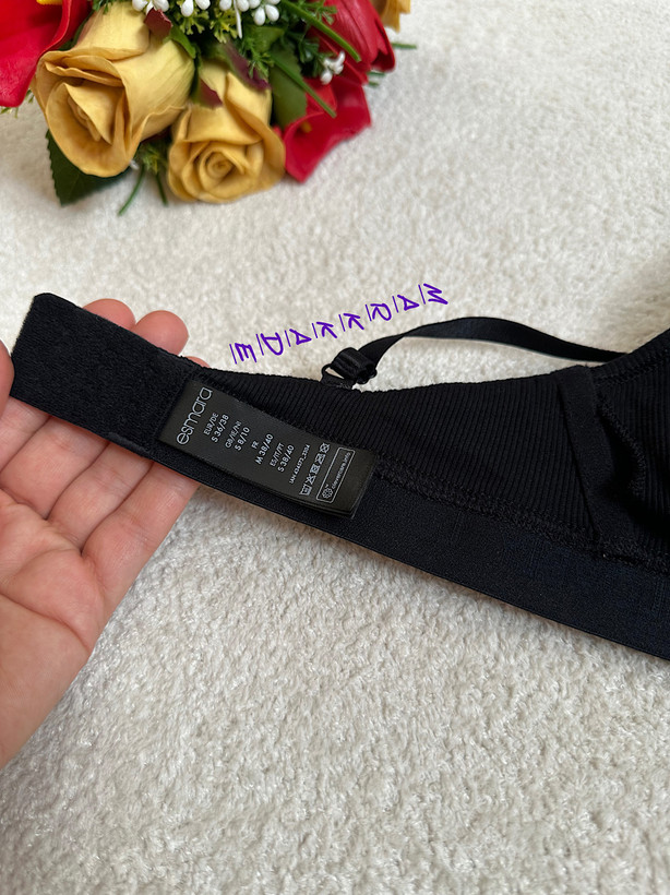 جربه کنید راحتی بینظیر با سوتین نخی کبریتی اسمارا آلمان در سایز Small. طراحی شده با پد متحرک برای تناسب دلخواه شما، این سوتین ترکیبی عالی از جنس مرغوب، کیفیت آلمانی و استایل روزمره را ارائه میدهد.