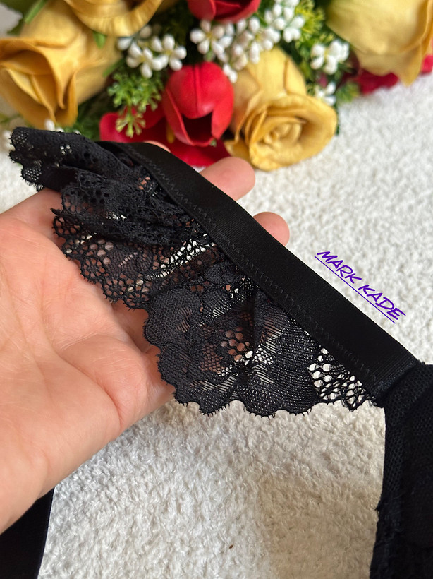سوتین زنانه اسفنجی گیپور ضد حساسیت اسمارا آلمان در سایز 80C؛ ترکیبی از راحتی، فرمدهی مناسب و طراحی ظریف برای استفاده روزانه.