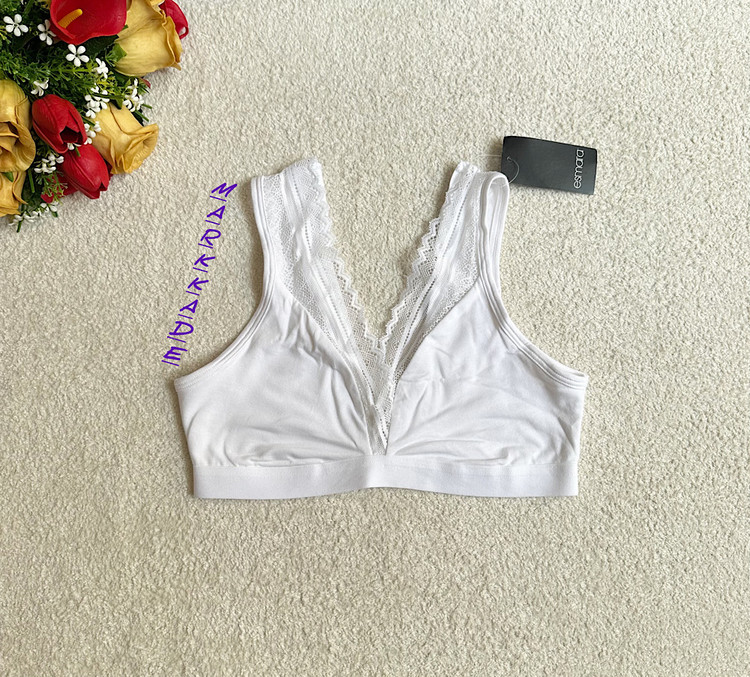 سوتین زنانه راحتی اسمارا آلمان نخی؛ سبک، نرم و مناسب استفاده روزانه. گزینهای مطمئن برای راحتی در تمام ساعات