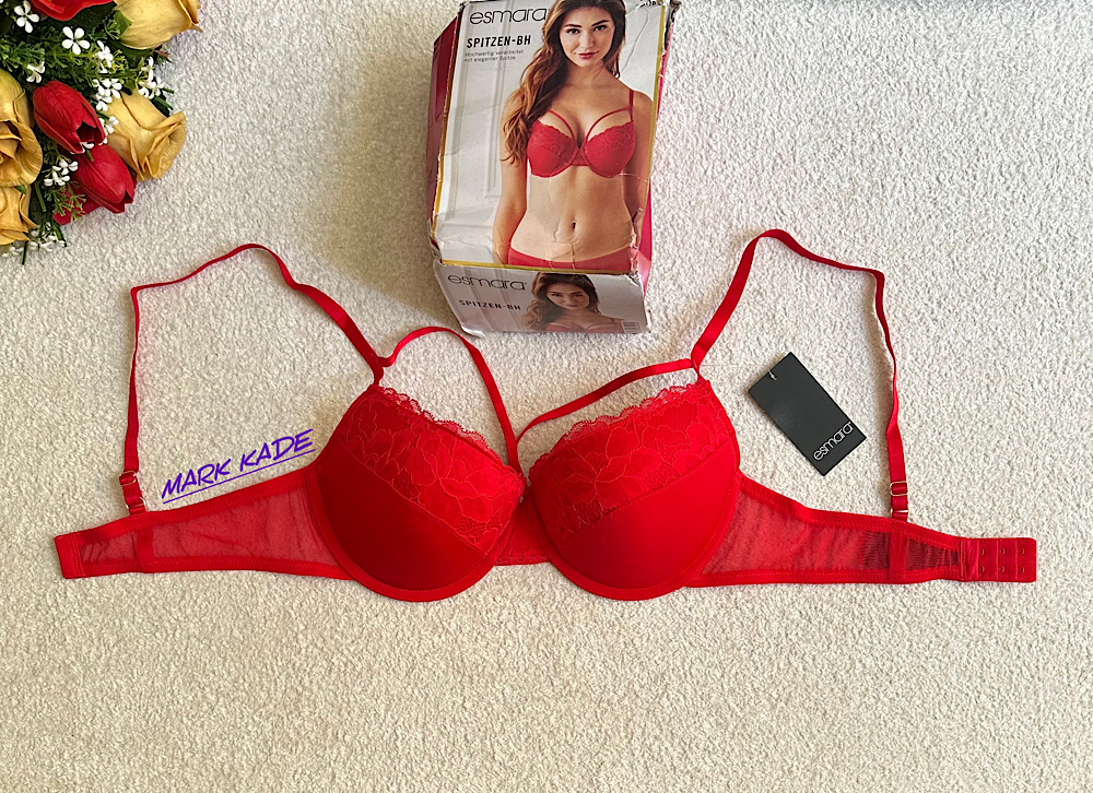 سوتین زنانه اسفنجی هارنسدار اسمارا آلمان سایز 80B، انتخابی خاص برای بانوانی است که به دنبال استایل متفاوت، فرمدهی زیبا و راحتی روزانه هستند. طراحی مدرن هارنسدار در کنار بافت اسفنجی، جلوهای جذاب و حرفهای به این محصول بخشیده است.
