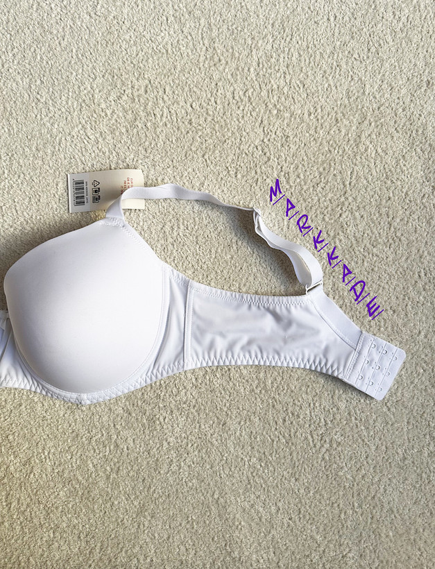 با سوتین زنانه اسفنجی فنردار اسمارا آلمان (سایز 85C)، ترکیبی بینظیر از حمایت فنری، نرمی میکروفایبر و فرمدهی عالی را تجربه کنید. این سوتین انتخابی ایدهآل برای زیبایی و راحتی در طول روز است.