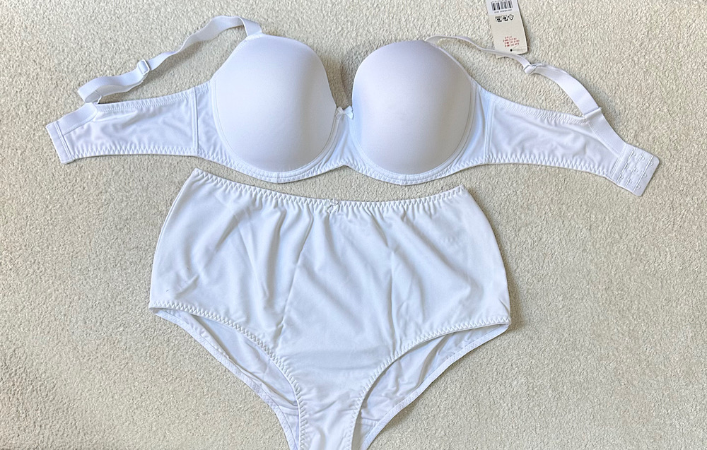 ست لباس زیر زنانه اسمارا اسفنج نازک میکروفایبر سایز 85D و شورت سایز XL فاق نخی
