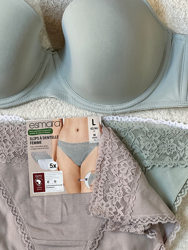 ست سوتین میکروفایبر و شورت نخی کمر گیپور اسمارا رنگ صابونی سایز 90C و M