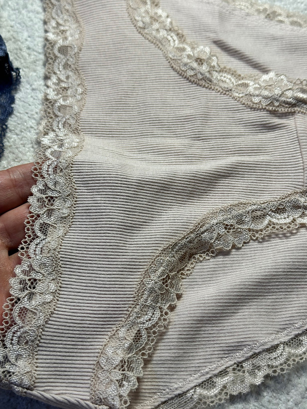 شورت زنانه نخ کبریتی اسمارا آلمان در دو رنگ گلبهی و نفتی سایز S و M